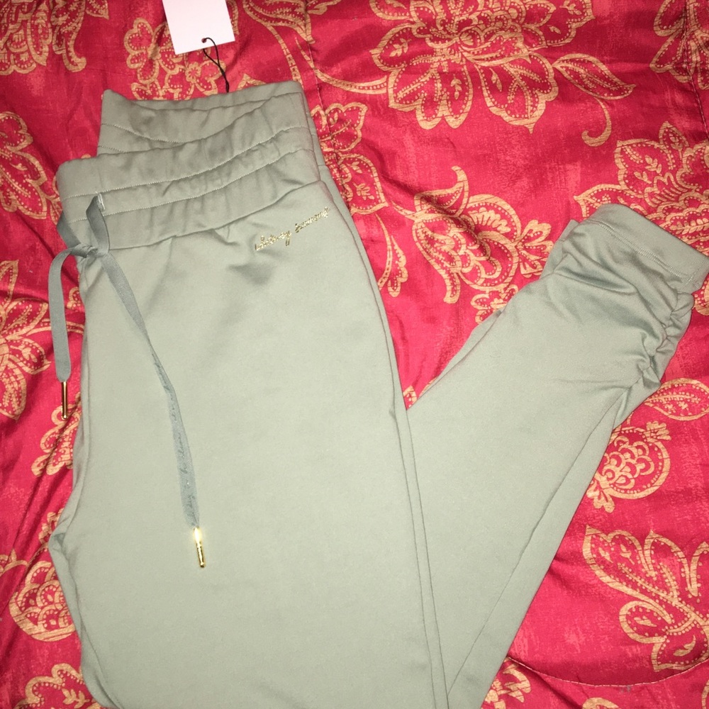 Sold on Merc! Gymshark Whitney Simmons M Joggers